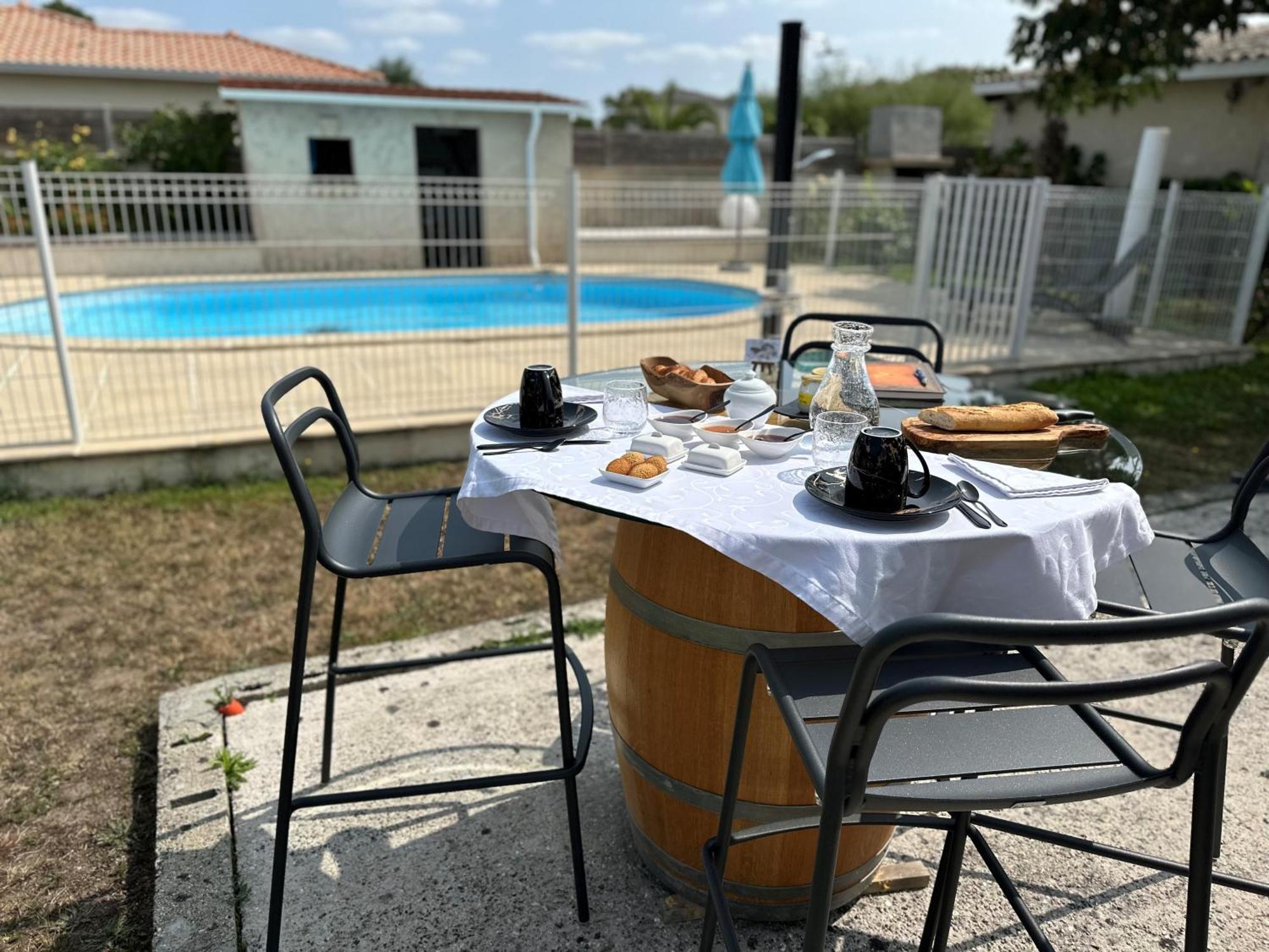 Le Mas Des Anges Soussans Exterior foto